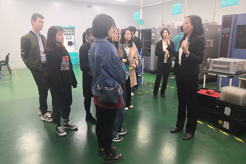 敏視順利開展廣外商務(wù)英語研究生學(xué)院企業(yè)參觀活動